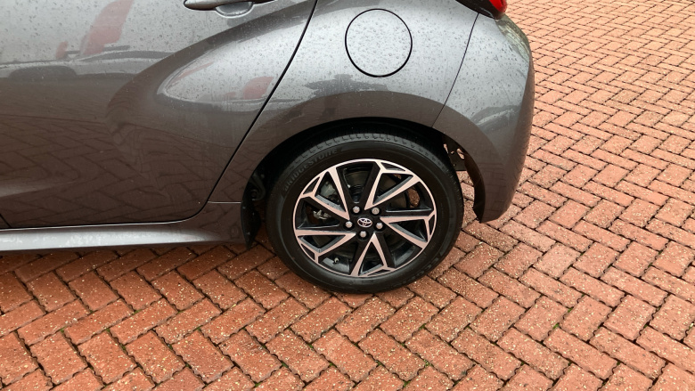 Toyota Yaris 1.5 Hybrid Design 5dr CVT Hybrid Hatchback